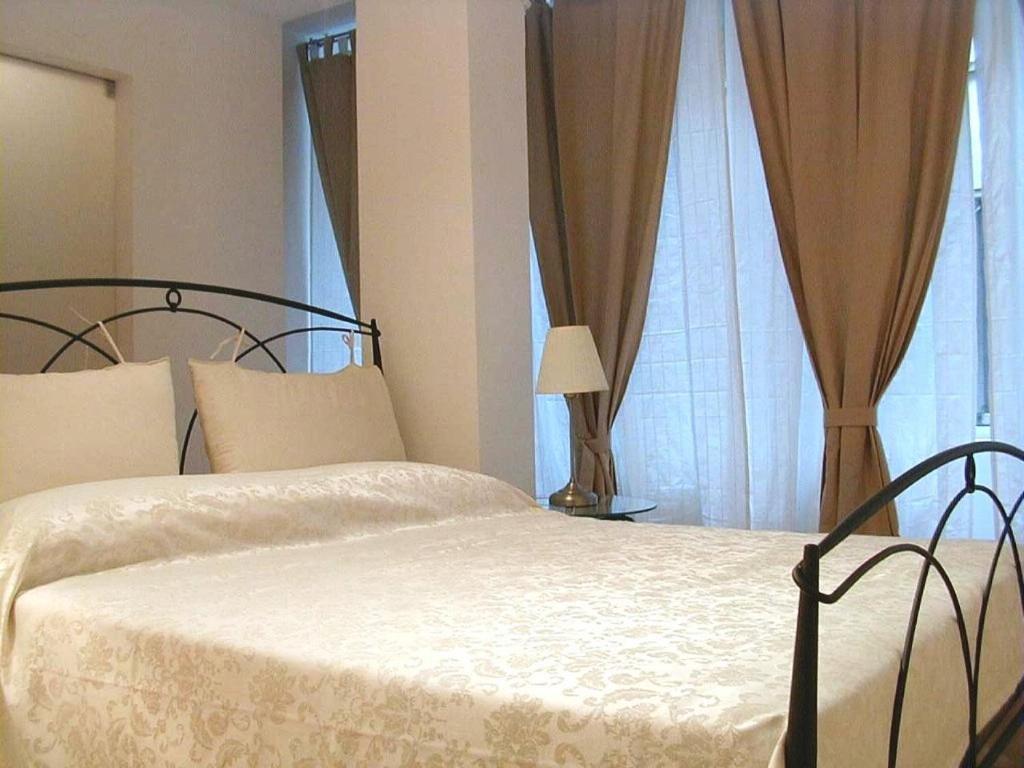Central Park Bucharest Room photo
